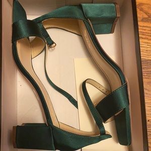 Lulu’s Green Velvet Heels